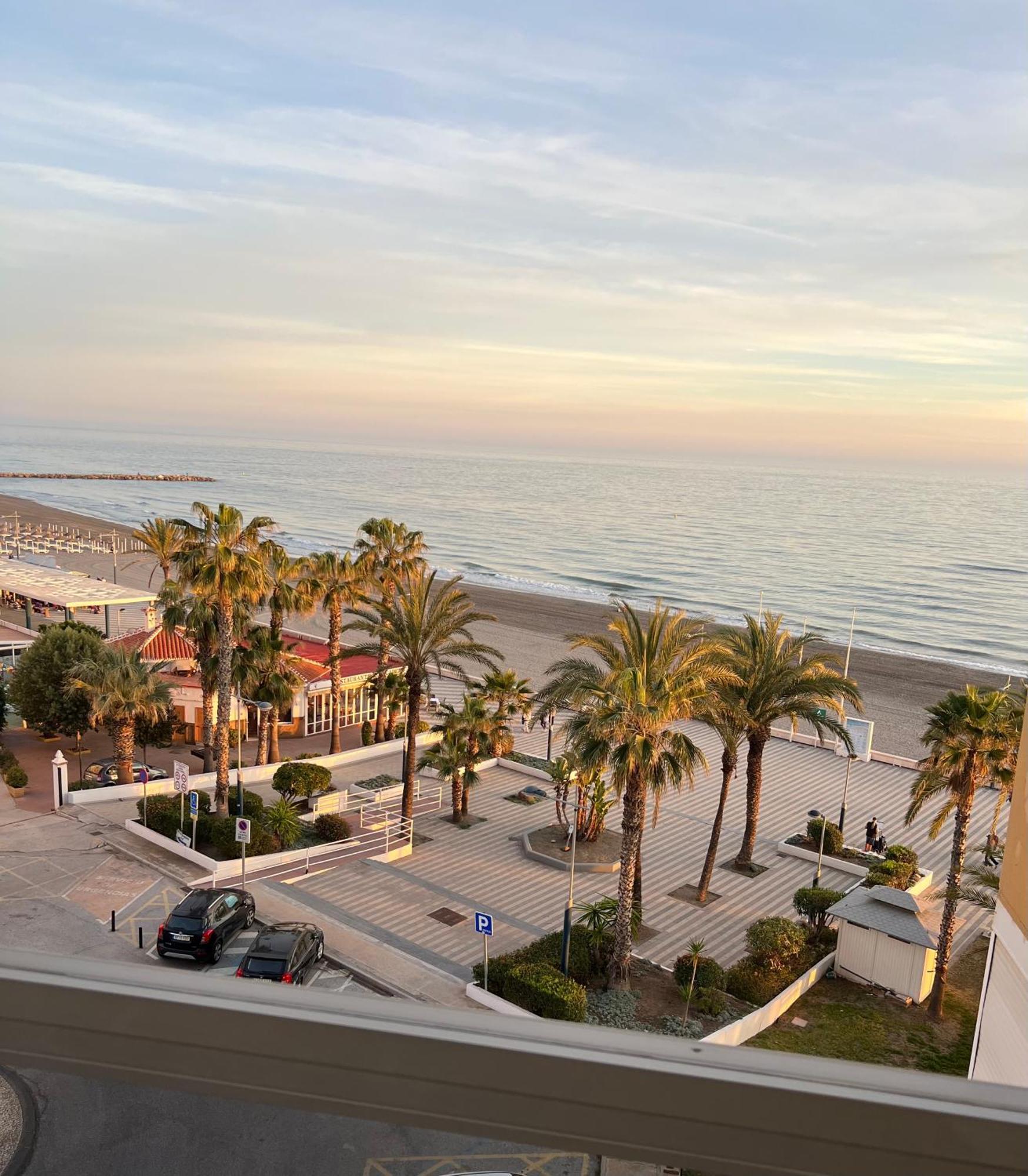 Estudio Mar En Calma, Primera Linea De Playa Con Vistas Al Mar Торрокс-Коста Экстерьер фото