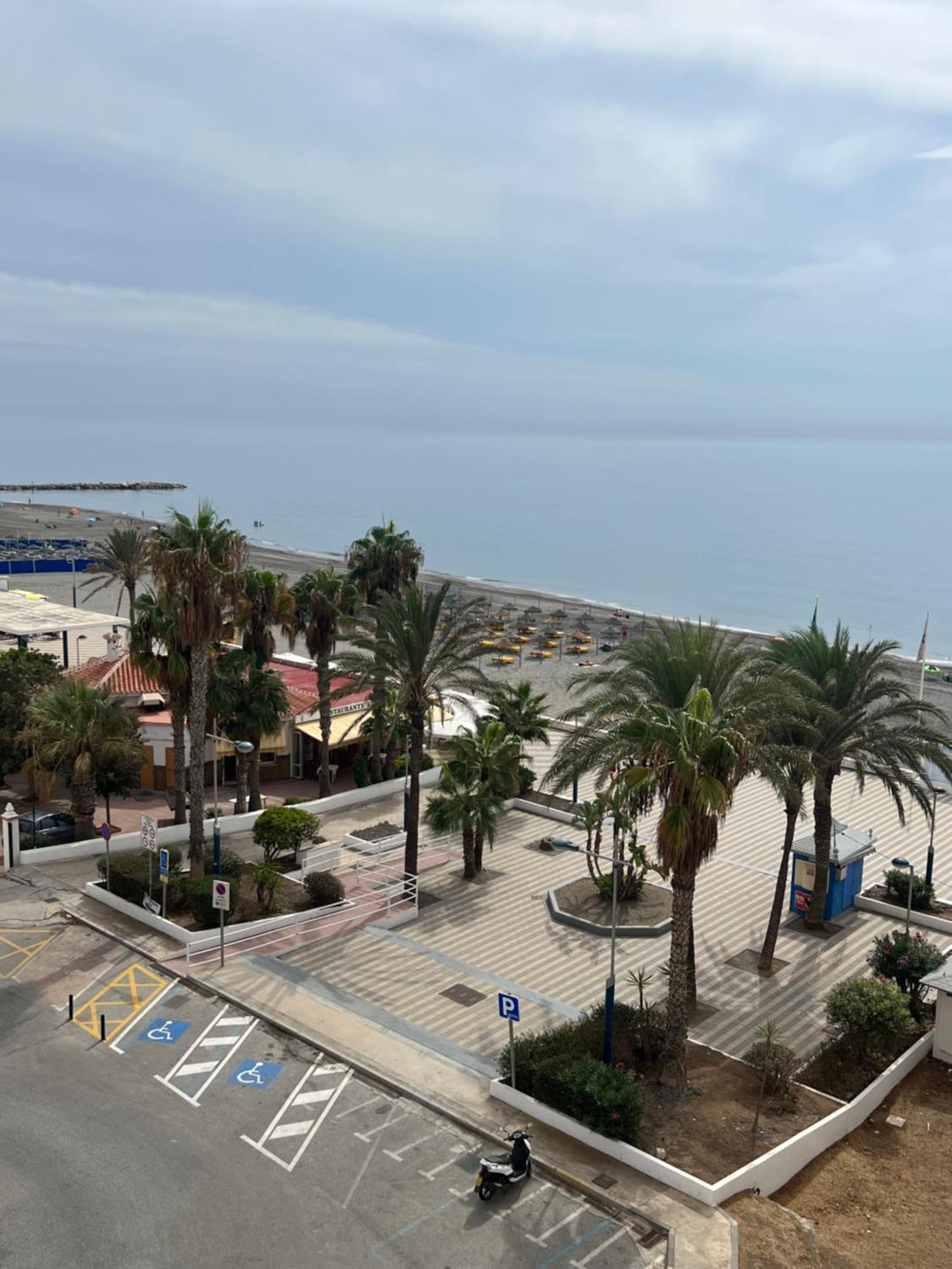 Estudio Mar En Calma, Primera Linea De Playa Con Vistas Al Mar Торрокс-Коста Экстерьер фото